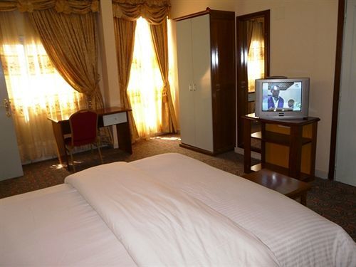 Azam Hotel Bamenda Exterior foto